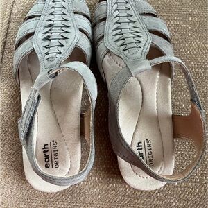 Earth Origins Women's Sandals in Light Gray